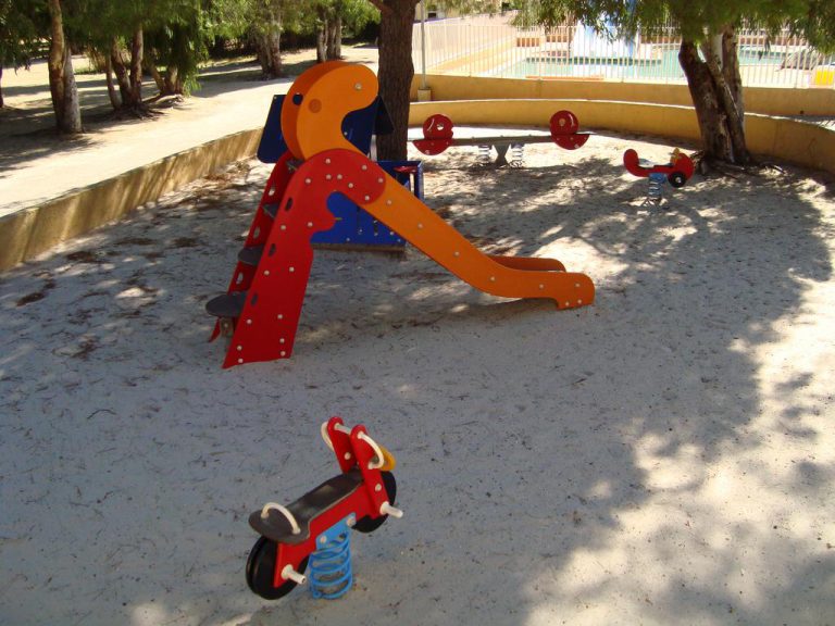 Camping International in Calvi op Corsica speeltuin 768x576