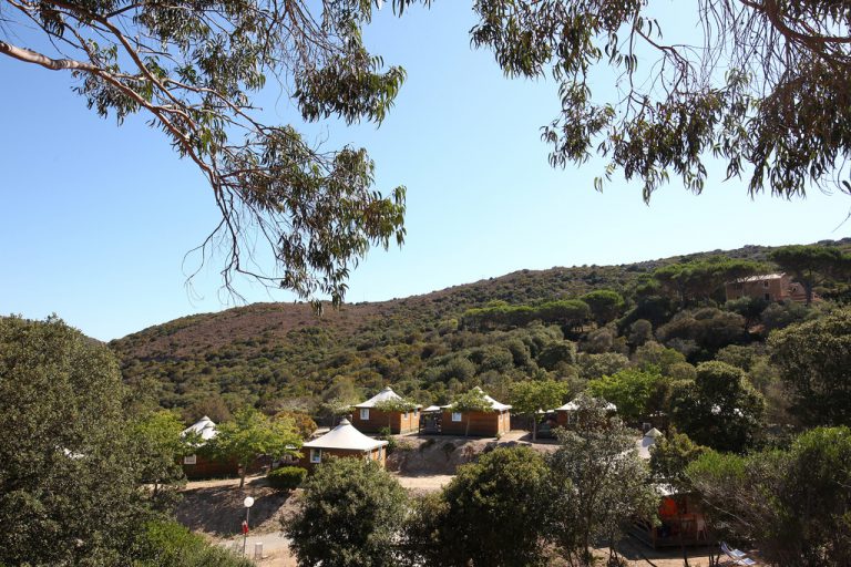 Camping L Avéna in Sartène op Corsica in de bergen 768x512