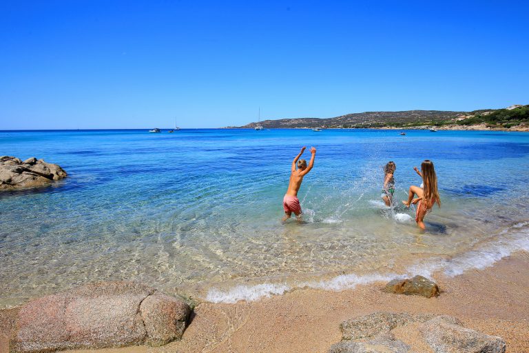 Camping L Avéna in Sartène op Corsica strand 768x512