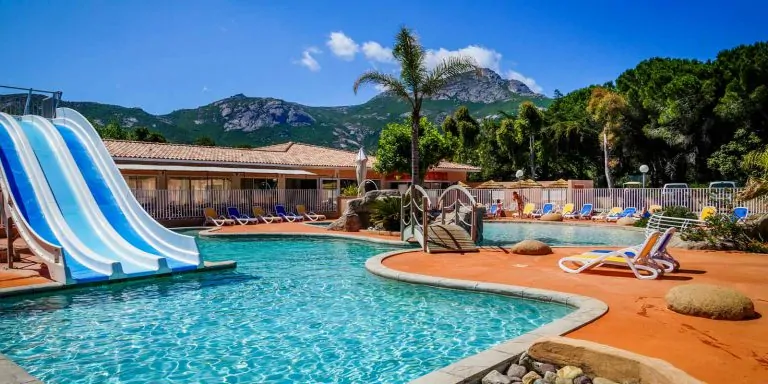 Camping Les Castors in Calvi op Corsica  768x384