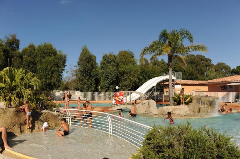 Camping Les Castors in Calvi op Corsica peuterbad 768x511