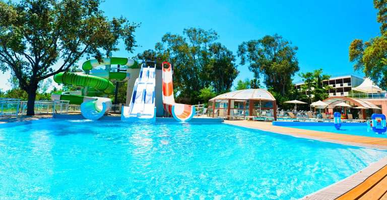 Camping Merendella in San Nicolao op Corsica glijbanen 768x398