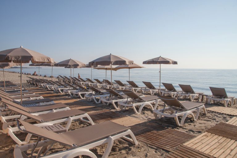 Camping Merendella in San Nicolao op Corsica prive strand 768x512