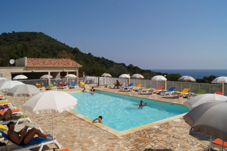Camping Mozziconaccio zwembad 768x511