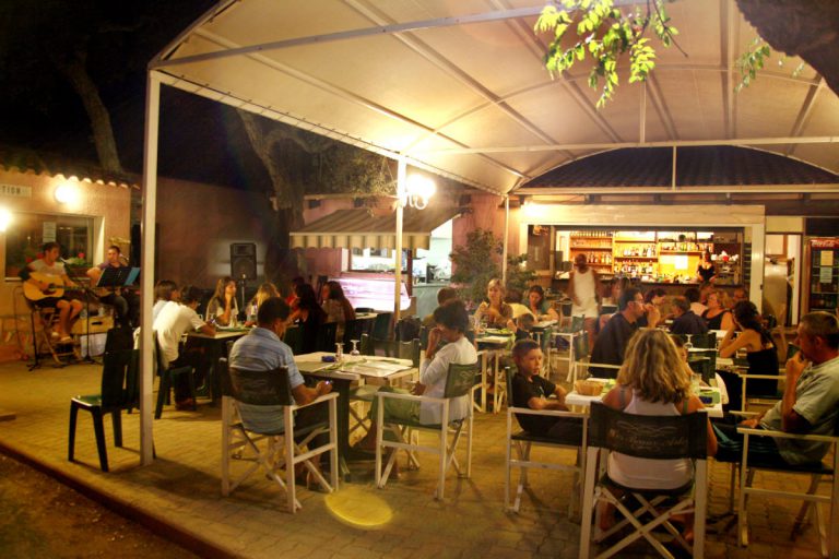 Camping U Stabiacciu in Porto Vecchio op Corsica bar 768x512