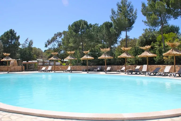 Camping Vigna Maggiore in Olmeto op Corsica zwembad 768x512