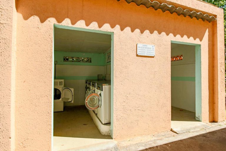 Camping Benista in Grosseto Prugna op Corsica wasmachine 768x512