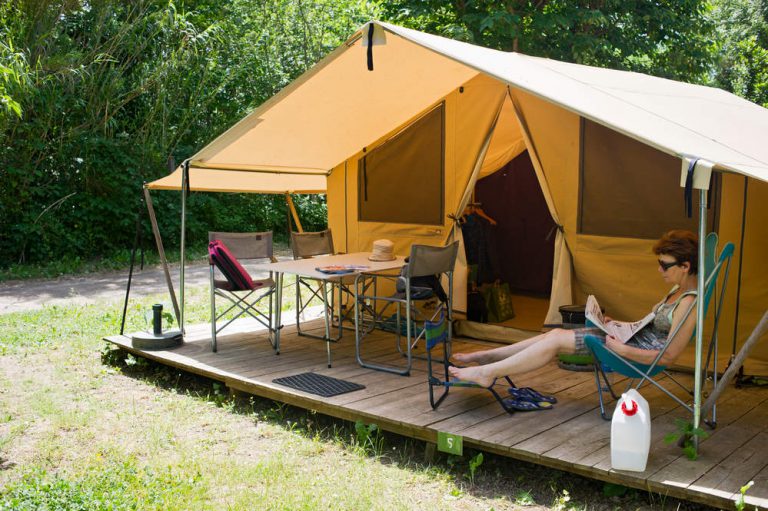 Camping Huttopia Calvados Normandie safaritent huren 768x511