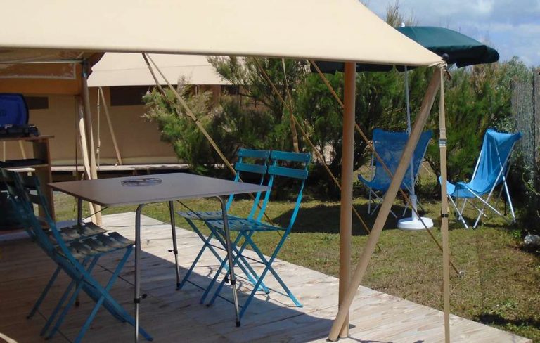 Camping Huttopia Chardons Bleus safaritent huren 768x488