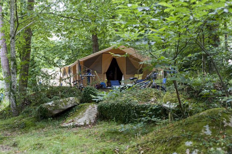 Camping Huttopia Douarnenez in Douarnenez Safaritenten verhuur 768x511