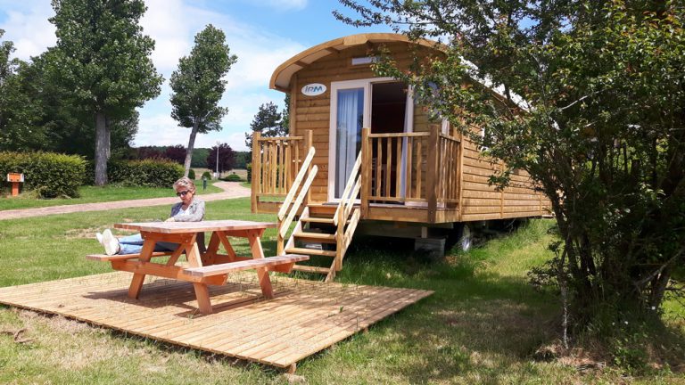 Camping Huttopia Etang de Fouché Pipowagen verhuur 768x432