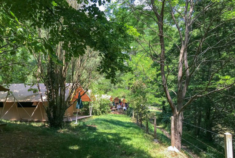Camping Huttopia Gorges du Tarn Safaritent verhuur 768x516