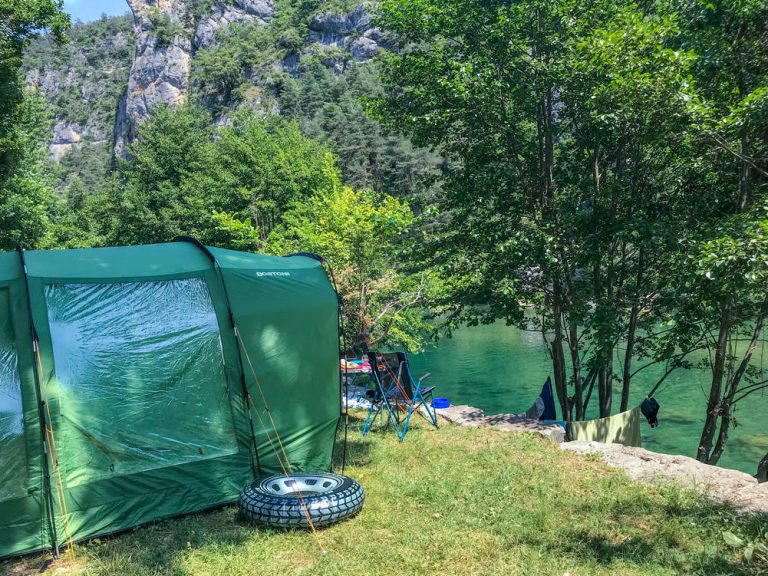 Camping Huttopia Gorges du Tarn staanplaats 768x576