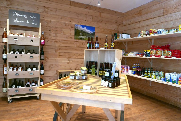 Camping Huttopia La Clarée winkeltje 768x513