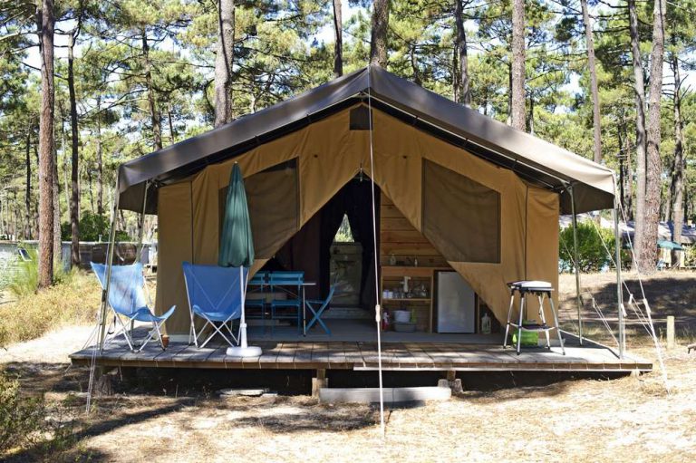 Camping Huttopia Lac de Carcans in Carcans safaritent verhuur 768x511