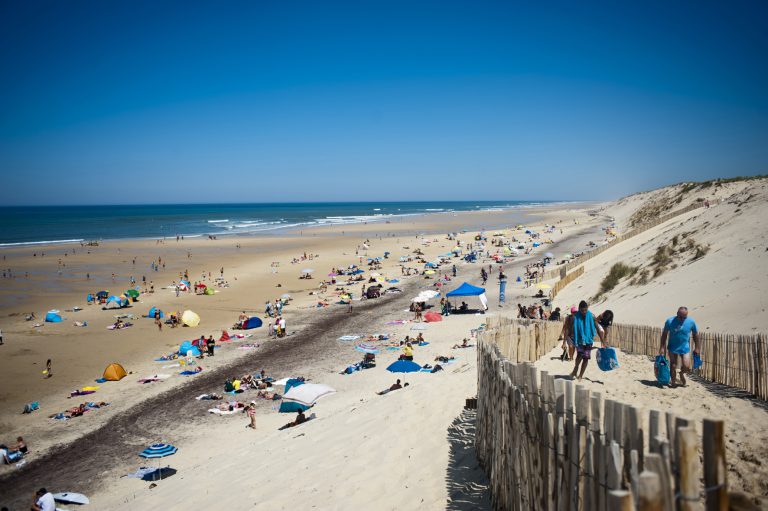 Camping Huttopia Lac de Carcans in Carcans strand 768x511