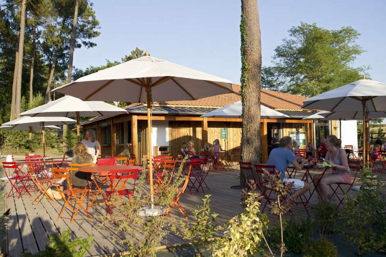 Camping Huttopia Landes Sud terras 768x511