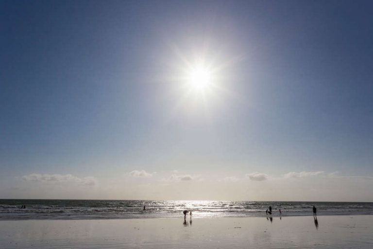 Camping Huttopia Oléron les Chênes Verts strand 2 768x512