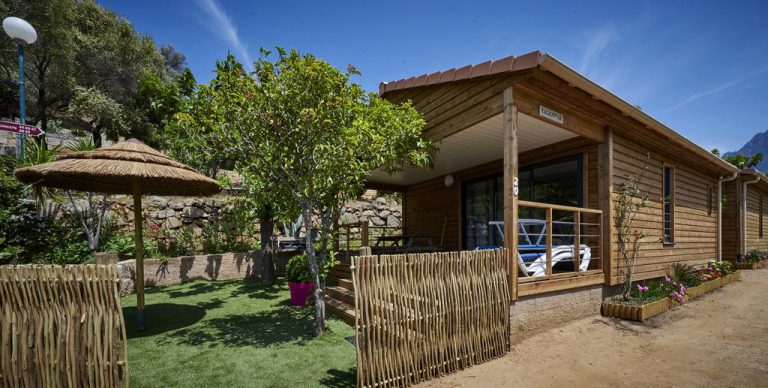 Camping Les Oliviers in Ota op Corsica chalet huren 768x388