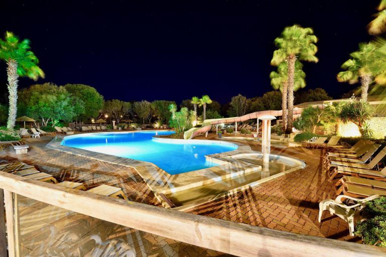 Camping U Farniente Pertamin in Bonifacio op Corsica avond 768x512