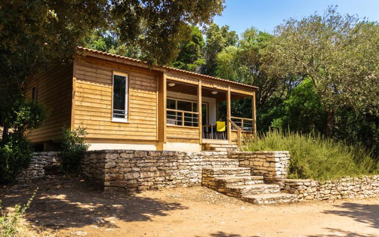 Camping U Farniente Pertamin in Bonifacio op Corsica gites verhuur 768x480