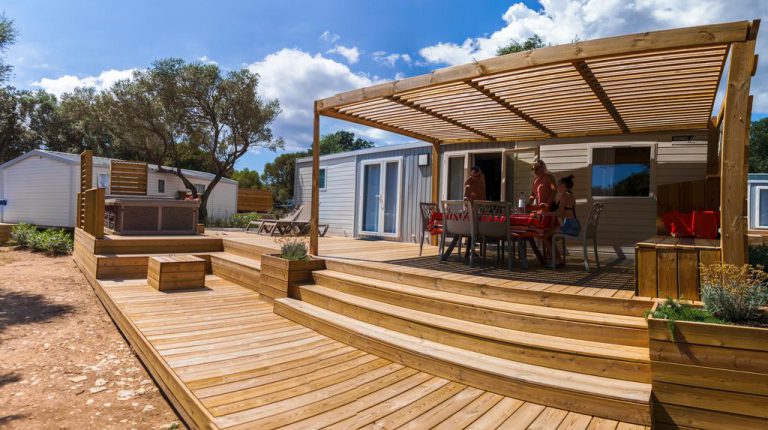 Camping U Farniente Pertamin in Bonifacio op Corsica stacaravan verhuur 768x430