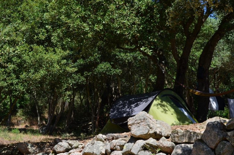 Camping U Libecciu in Olmeto op Corsica staanplaats 768x509