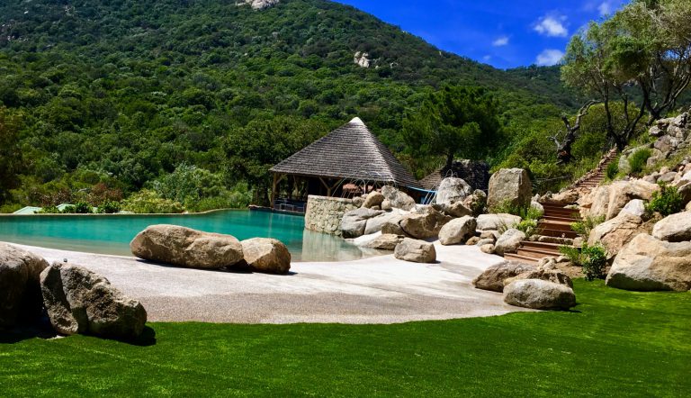 Camping U Libecciu in Olmeto op Corsica zwembad 2 768x442