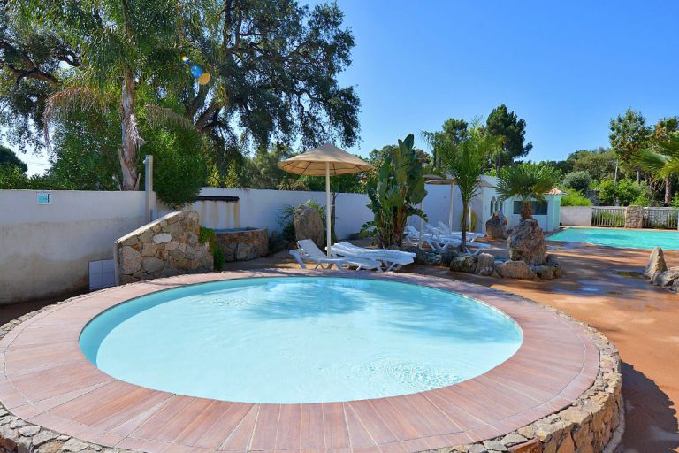 Camping Via Romana Corsica peuterbad 768x512
