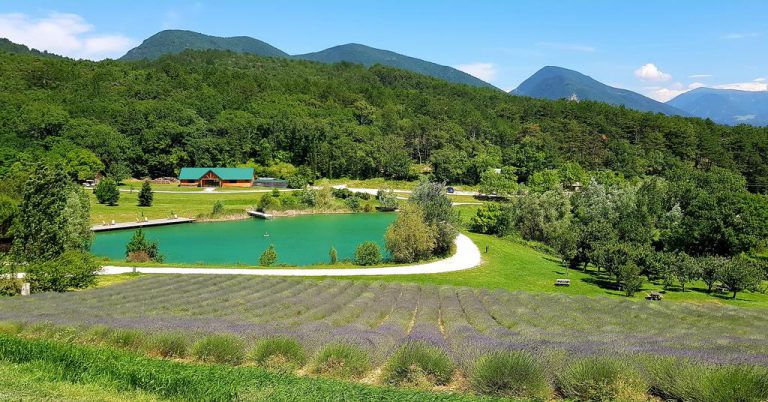 Camping Village Huttopia Dieulefit ligging 768x402