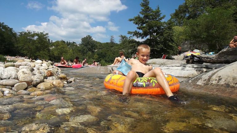Camping De Peyroche aan rivier 768x432