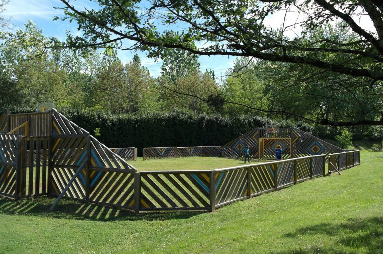 Camping Domaine de Gil Ardeche sportveld 768x510