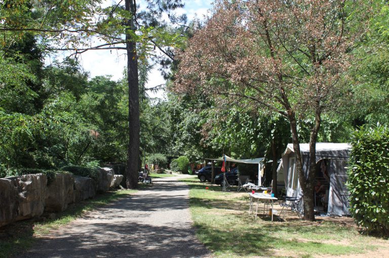 Camping Domaine de Gil Ardeche staanplaatsen 768x510
