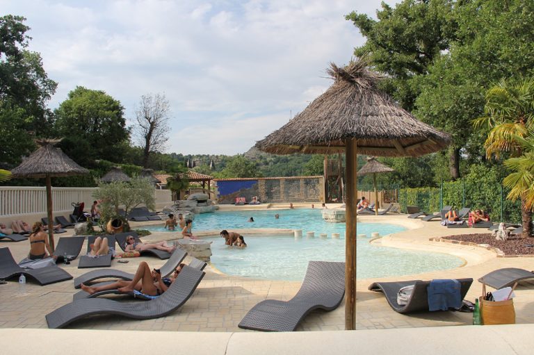 Camping Domaine des Chênes zwemnad 2 768x511