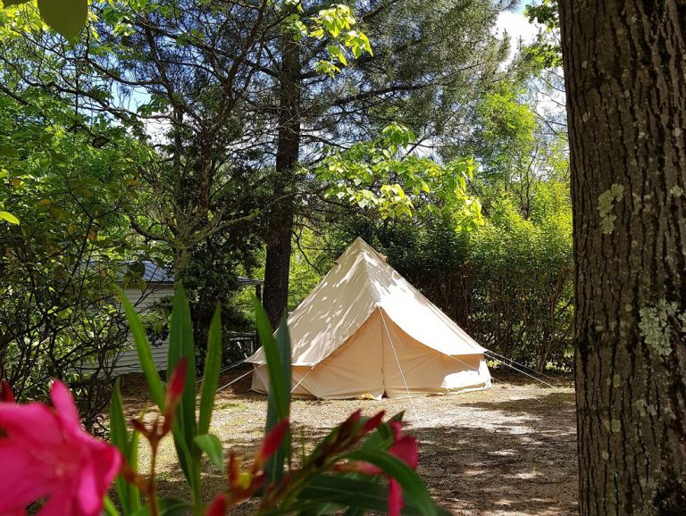 Camping Hello Soleil Ardeche staanplaats 768x578