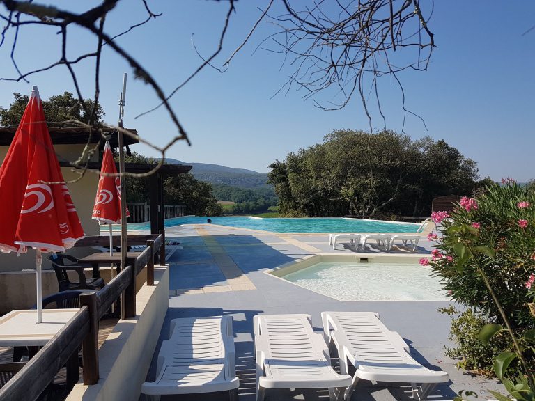 Camping Ibie Ardeche zwembad 768x576