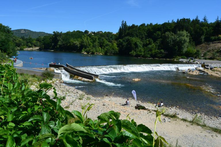 International Camping Ardeche strand 768x512