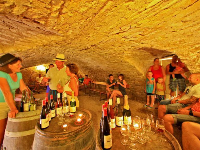 Camping Château de l Epervière wijnproeverij 768x576