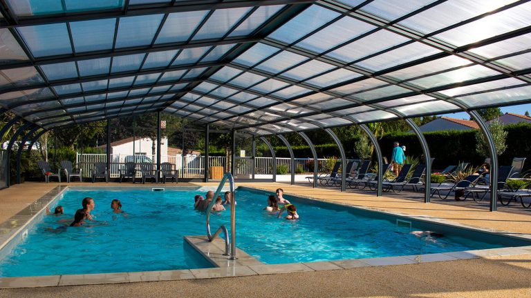 Camping Le Nauzan Plage overdekt zwembad 768x432