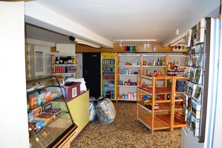 Camping Les Breuils winkel 768x512