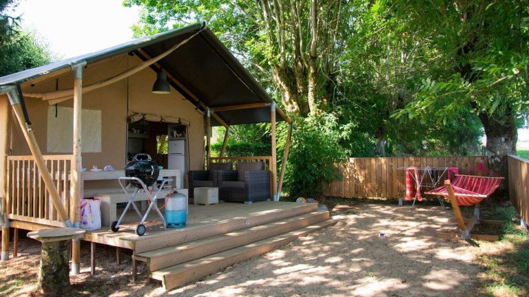 Camping Les Genêts Salles Curan glamping 768x432