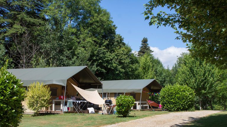 Camping Lestaubière Dordogne terras 768x432