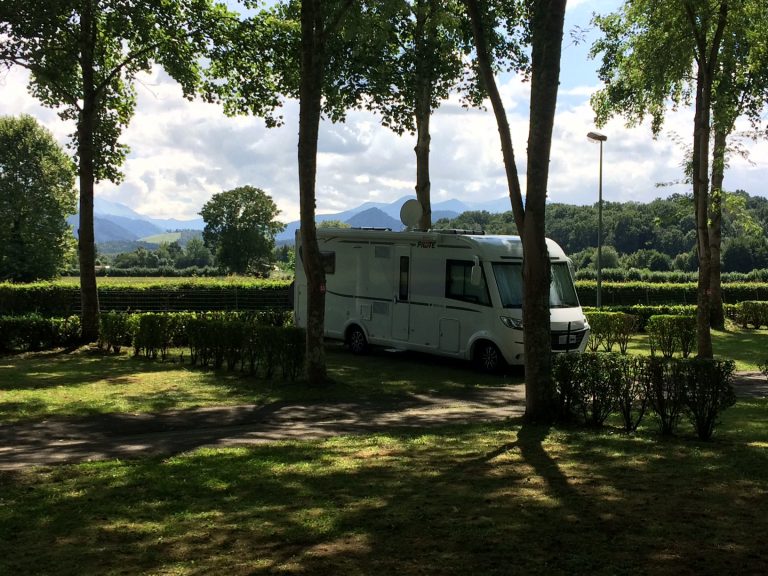 Camping Pyrénées Nature staanplaats voor Campers 768x576