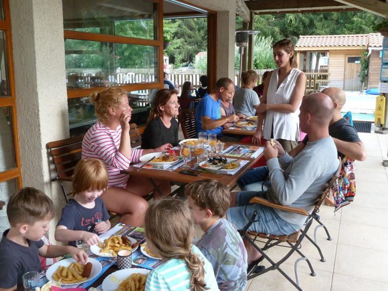 Camping de Vaubarlet terras 768x576