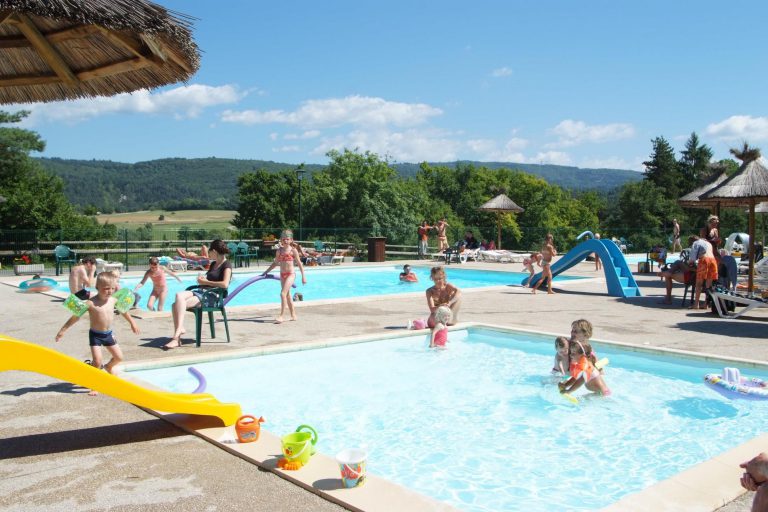 Camping Les Gorges de l Oignin kinderbad 768x512