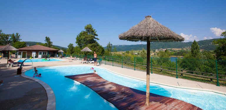 Camping Les Gorges de l Oignin zwembad 768x376
