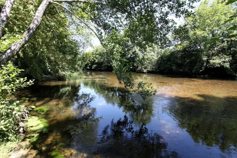 Camping Au Fil de l Eau Dordogne aan rivier 768x512