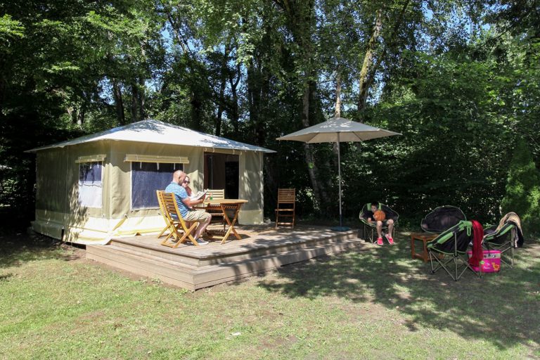 Camping Au Fil de l Eau Dordogne tent huren 768x512