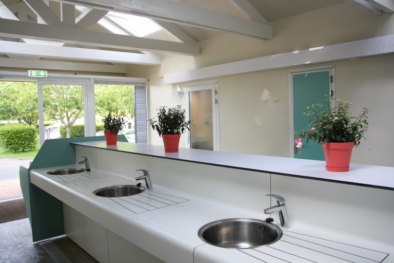 Camping Aux Rives Du Soleil sanitair 768x512