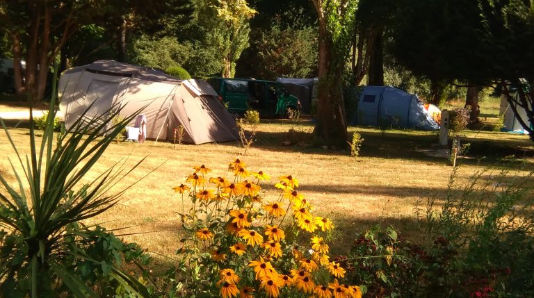 Camping D auberoche Dordogne staanplaatsen 768x429